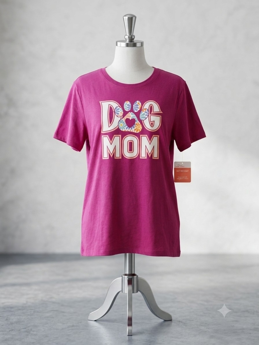 NWT Way To Celebrate Dog Mom Graphic Tee  (0118)